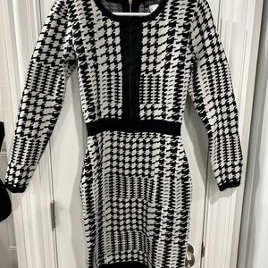 VENUS Black and White Sheath Dress with Crew Neck